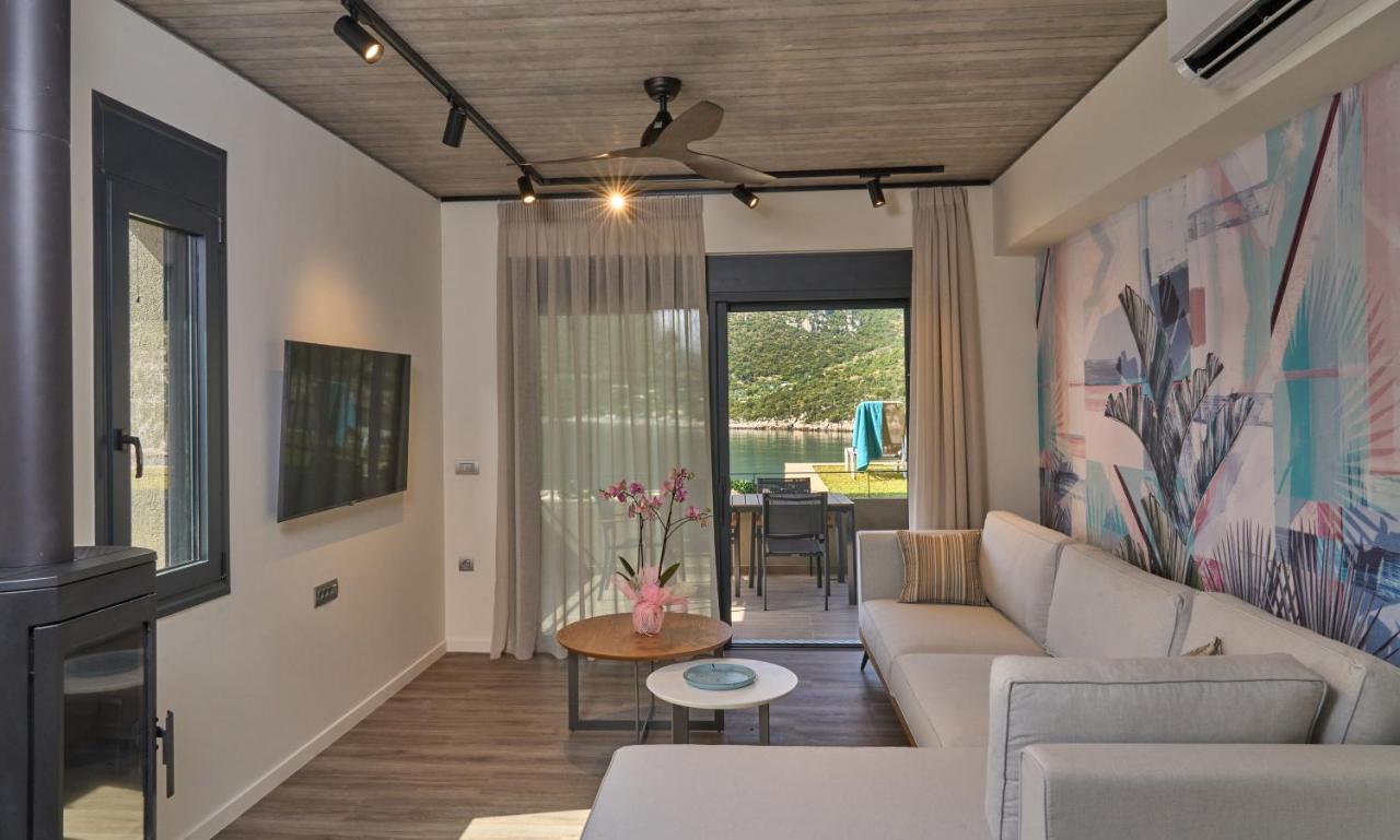 Into The Blue Suites Arkadiko Chorio Exterior photo